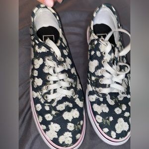 New never worn Women’s vans size 8